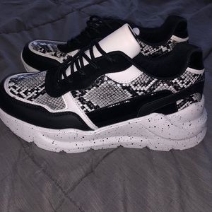 Women’s Size 8 Faux Snakeskin Sneakers